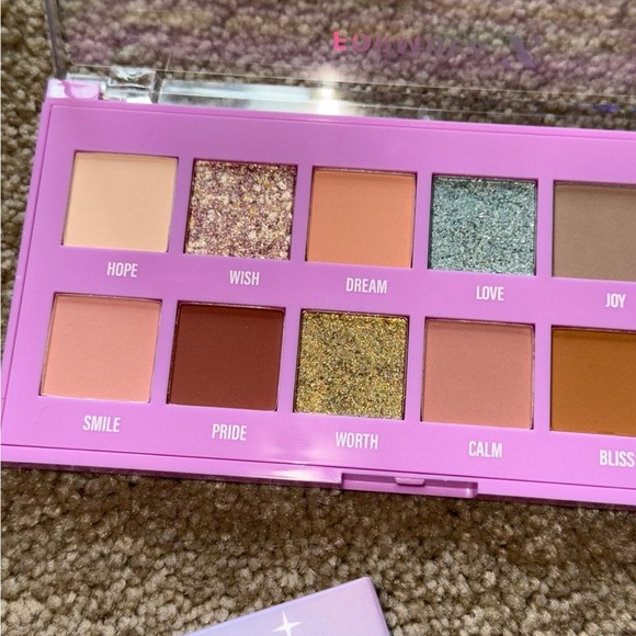 ICONIC London. - Glogirl - Pretty Magic Eyeshadow Palette BUNDLE MSRP $121 - Picture 7 of 10